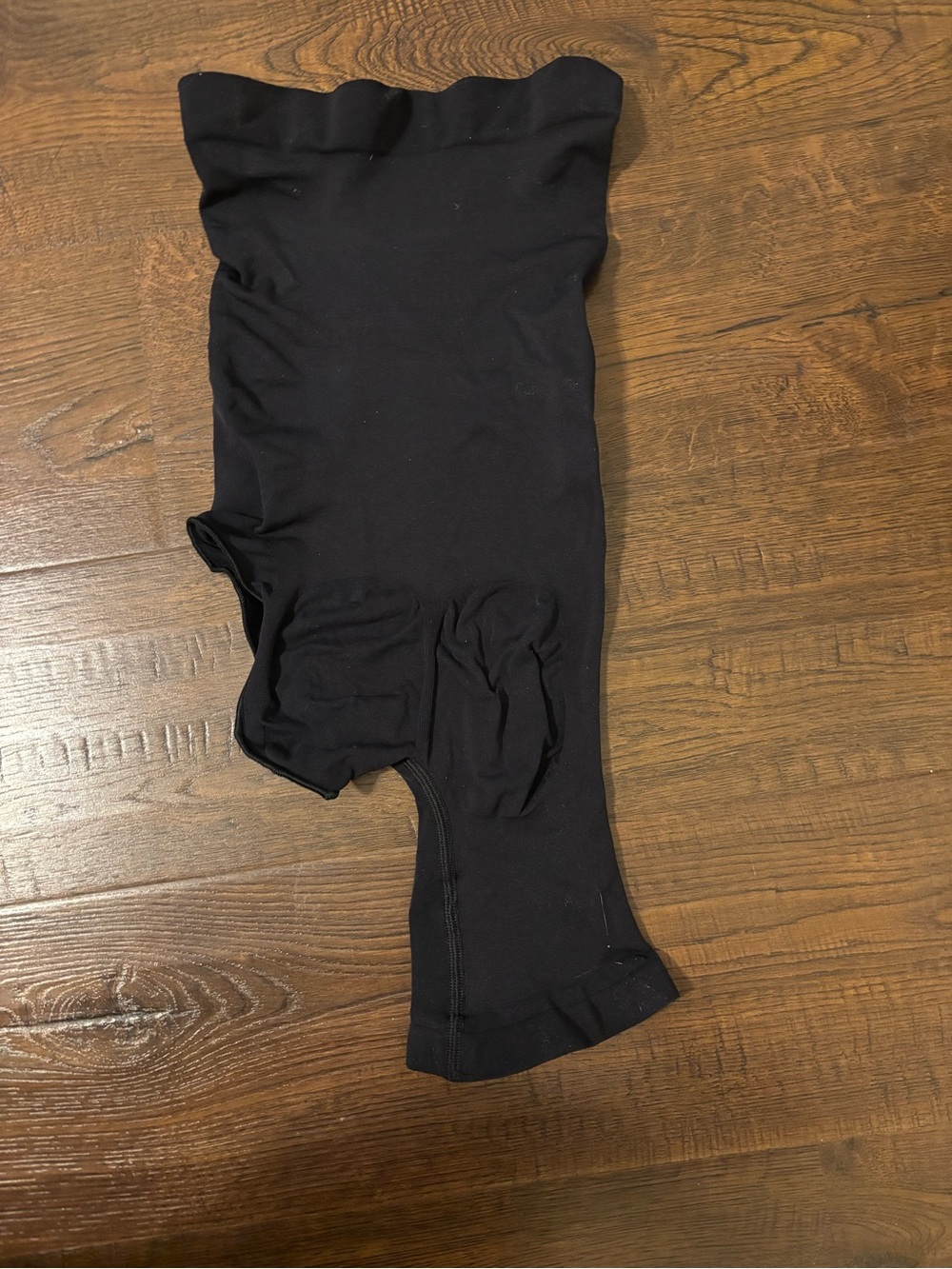 SKIMS Left Leg Solution Short - Onyx - Picture 8 of 8
